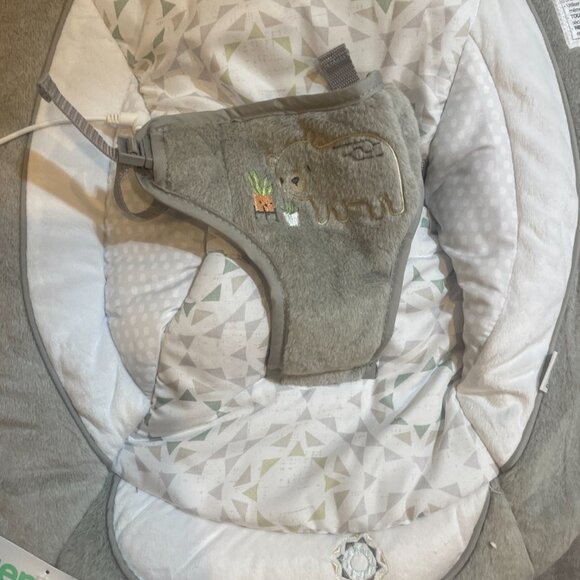 *NEW* Baby Bouncer Seat w/ Light Up Toy Bar & Pillow Mat - Picture 6 of 6